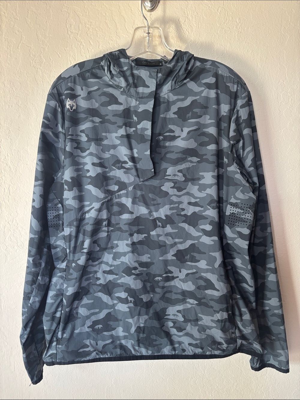 Greyson lightweight pullover wolf camo